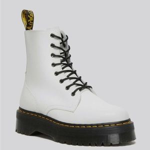 Dr. Martins Zavala White Boots
